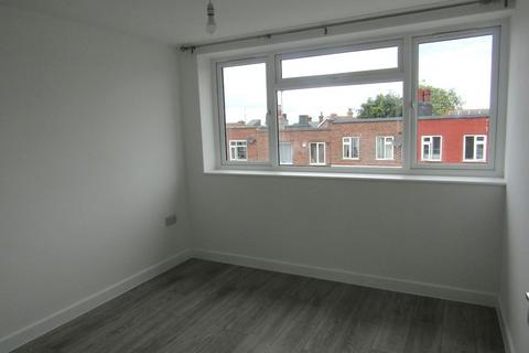 2 bedroom flat to rent, High Street, Harwich CO12