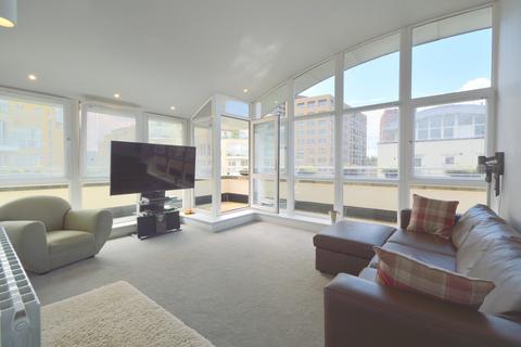 2 bedroom penthouse for sale, Sycamore House, Canada Water, SE16 6YR