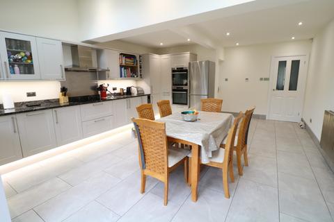 114 Buryfield Road, Solihull, B91 2DP