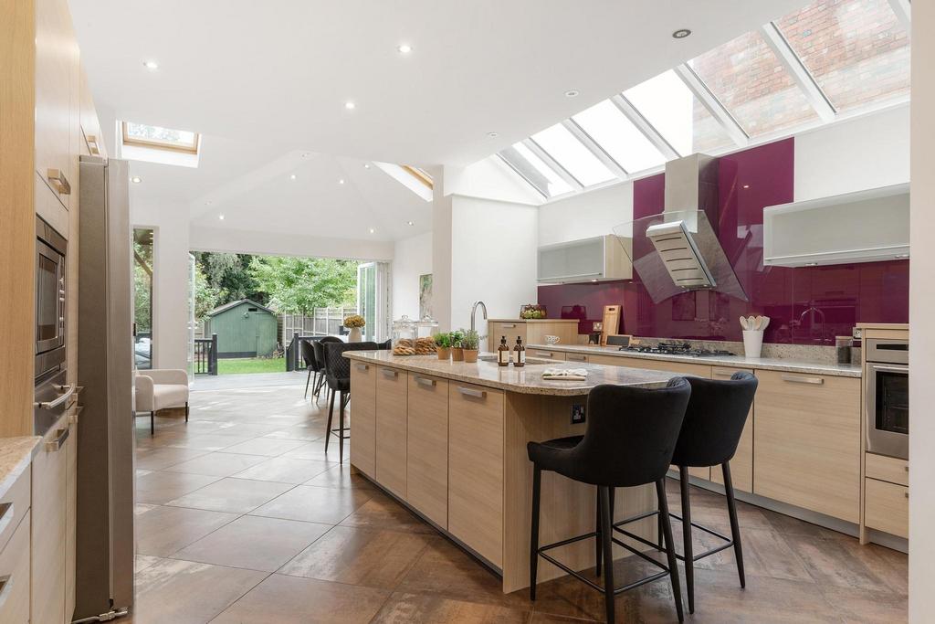 Kitchen   Dining Area