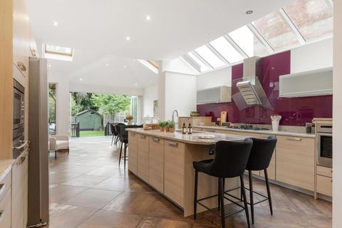 23 Lyncroft Gardens, London, W13 9PU
