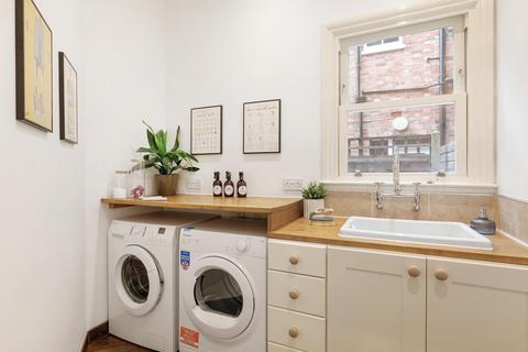 23 Lyncroft Gardens, London, W13 9PU