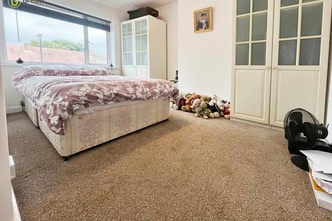 65 Brackenfield Road, Birmingham, B44 9BG