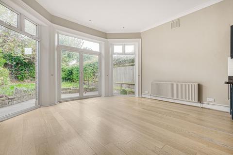 2 bedroom flat for sale, Ramsden Road, Clapham South, London