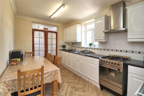 5 bedroom end of terrace house for sale, Wakehurst Path, Surrey GU21