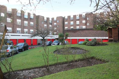 1 bedroom flat for sale, Fairview Avenue, Surrey GU22