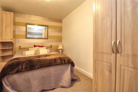 1 bedroom flat for sale, Fairview Avenue, Surrey GU22