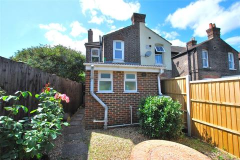 1 bedroom semi-detached house to rent, Walnut Tree Close, Guildford