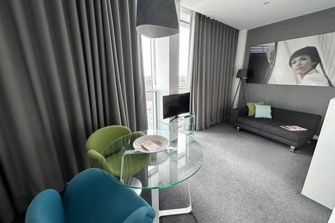 Studio to rent, Rotunda, Birmingham B2