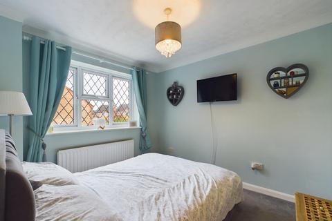 3 bedroom terraced house for sale, Upronfield Close, Hatch Warren, Basingstoke, RG22