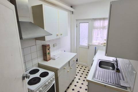 2 bedroom property to rent, Footscray Road, London SE9