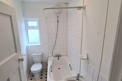 2 bedroom property to rent, Footscray Road, London SE9