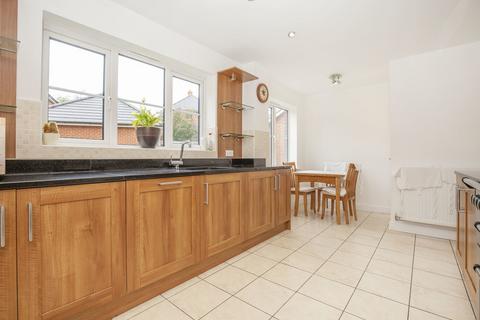 4 bedroom detached house to rent, Peregrine Mews, Round House Park