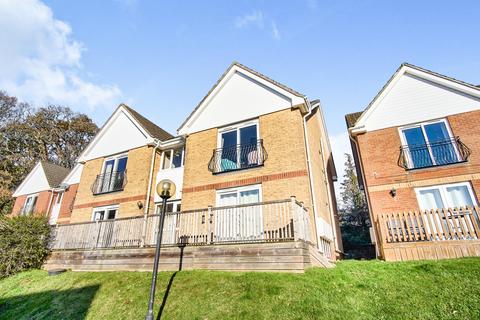 2 bedroom apartment to rent, Creek Gardens, Wootton Bridge