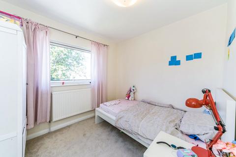 3 bedroom terraced house to rent, Barnsdale Road,Reading