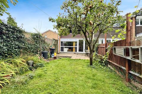 3 bedroom end of terrace house for sale, Lyon Road, Berkshire RG45