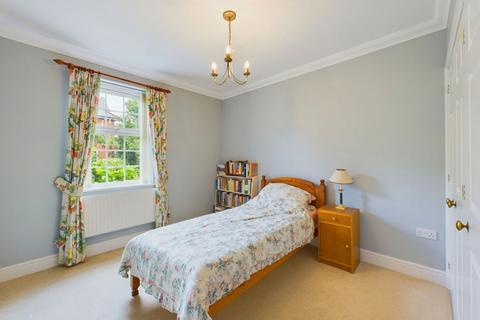 2 bedroom retirement property for sale, Potters Place, Horsham RH12