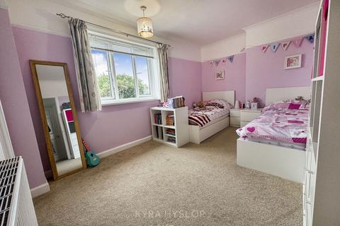 10 Beacon Heath, Exeter, EX4 8NW