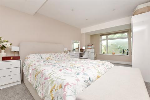 1 bedroom ground floor maisonette for sale, Restmor Way, Hackbridge, Wallington, Surrey