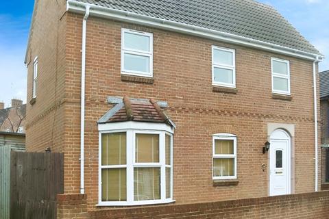 3 bedroom house to rent, West Street, Yeovil, Somerset, BA20