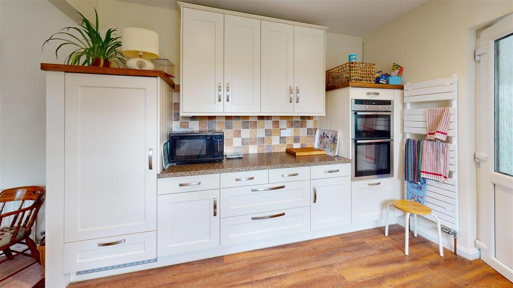Raines-Meadows-Kitchen.jpg