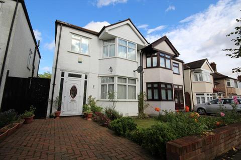 3 bedroom semi-detached house to rent, edgware HA8