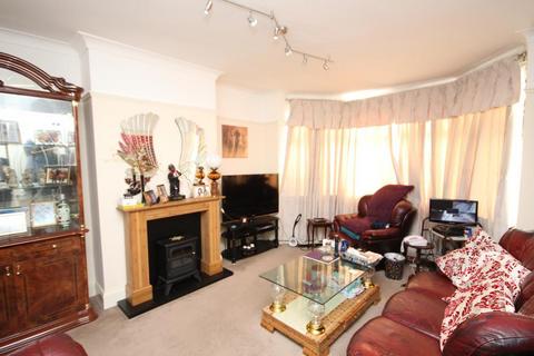 3 bedroom semi-detached house to rent, edgware HA8