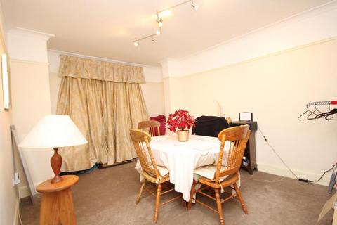 3 bedroom semi-detached house to rent, edgware HA8