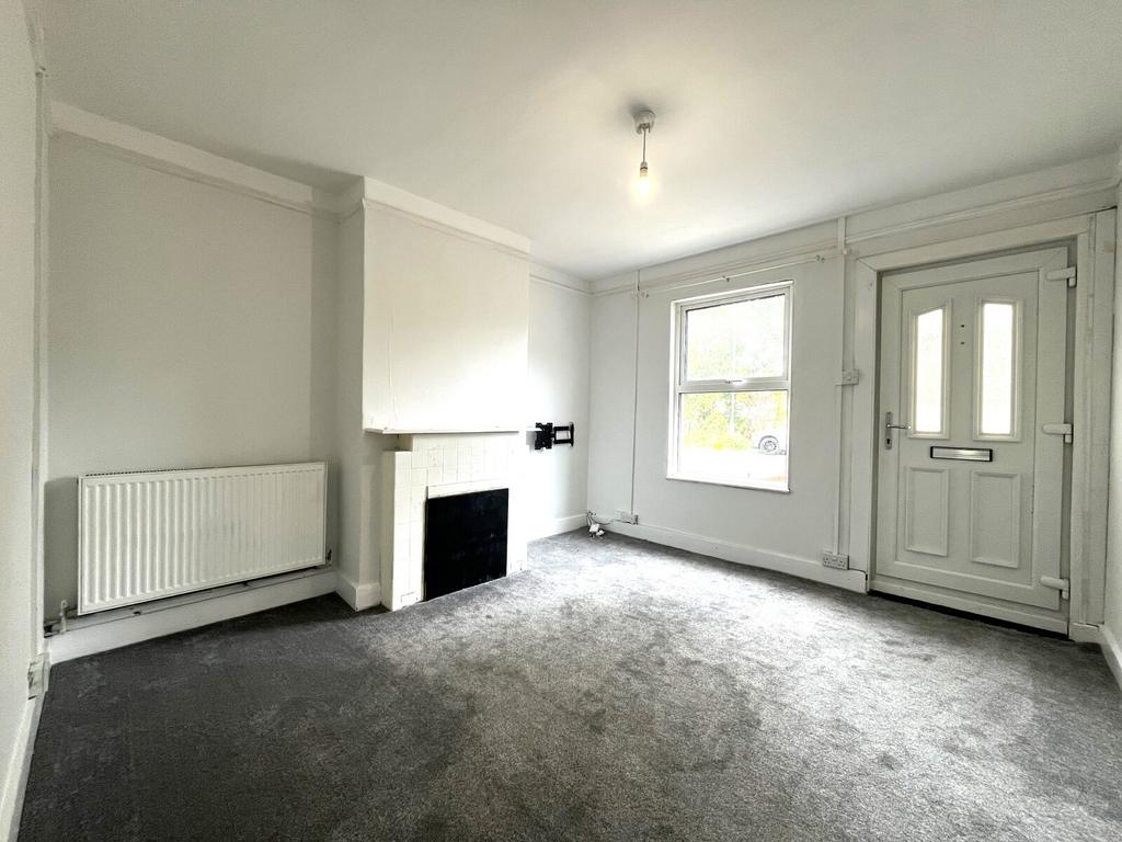 Holloway Road, Heybridge, CM9 2 bed semidetached house to rent £