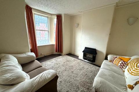 3 bedroom end of terrace house to rent, Vernon Avenue, Old Basford, Nottingham, NG6 0AP