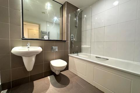 Studio to rent, Gateway North, Crown Point Road, Leeds, LS9