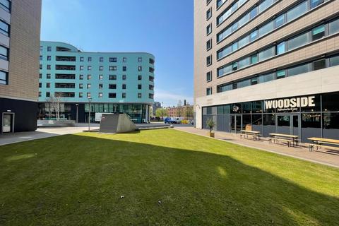 Studio to rent, Gateway North, Crown Point Road, Leeds, LS9