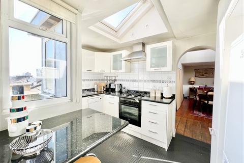 2 bedroom flat for sale, Belsize Park, London