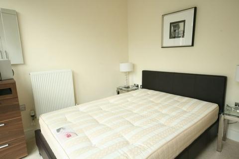 1 bedroom apartment to rent, Telegraph Place, London E14