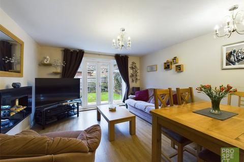 4 bedroom end of terrace house for sale, Haskins Drive, Farnborough, Hampshire, GU14