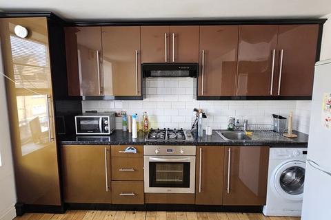 2 bedroom apartment to rent, Bethnal Green Road, London E2