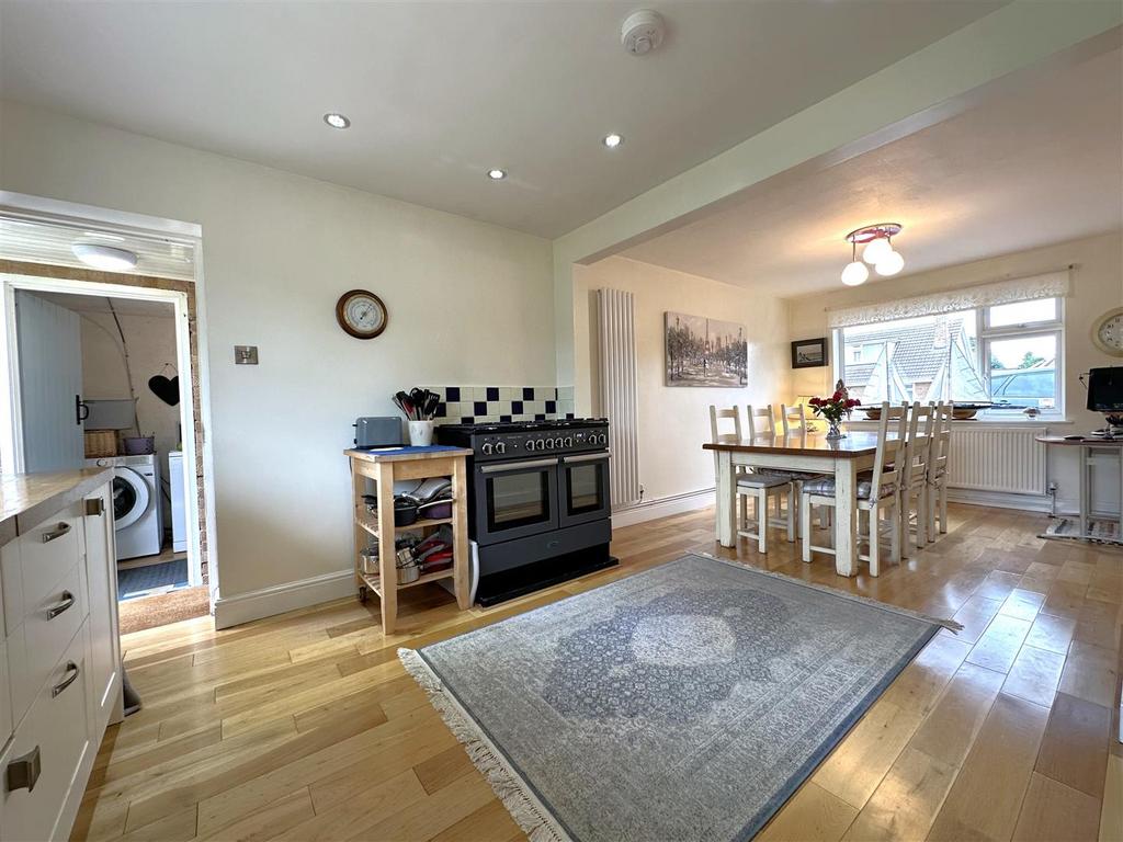 Open Plan Dining Kitchen Into Utility 286