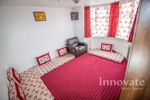 6 bedroom semi-detached house for sale, Devonshire Road, Smethwick B67