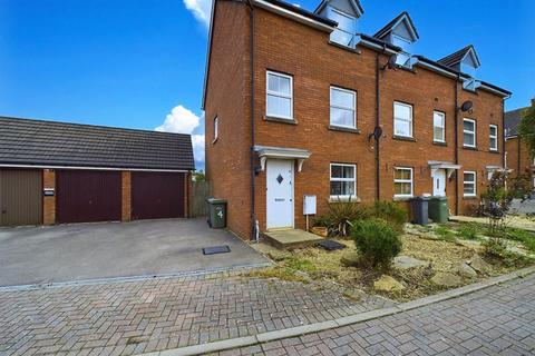 4 Blackwell Close, Stonehouse, GL10 2HF