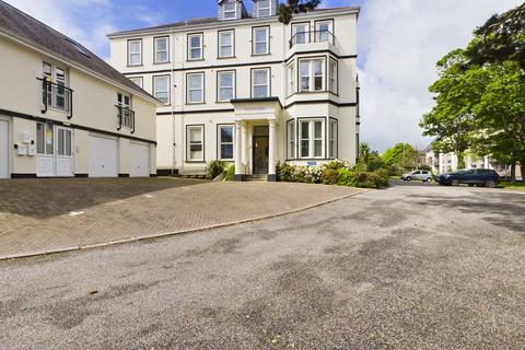 2 bedroom apartment to rent, Imperial Court, Falmouth