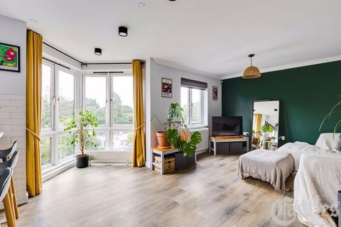 20 Midhurst Way, London, E5 8PS