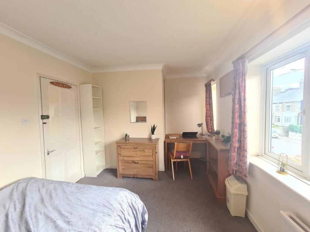 Bedroom16.jpg