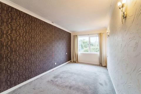 2 bedroom retirement property for sale, Roundwood Lane, Harpenden AL5