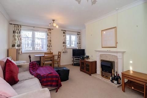 2 bedroom retirement property for sale, Cedar Avenue, Chelmsford CM1