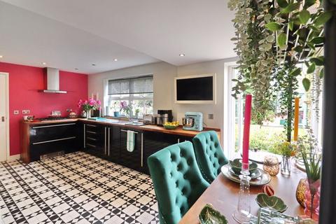 14 Casterton Way, Worsley, Manchester, M28 1UR