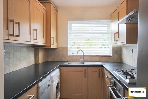 1 bedroom flat for sale, Woodstock Gardens, Beckenham