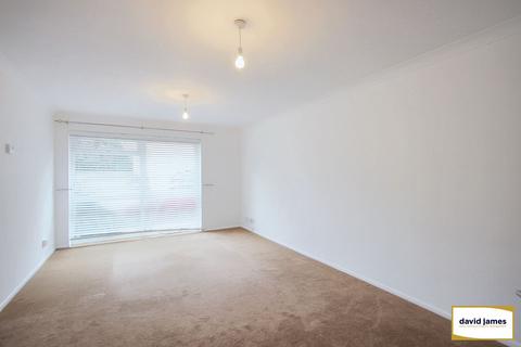 4 Woodstock Gardens, Beckenham, BR3 5BE