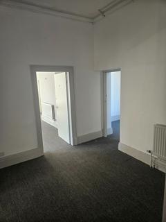 Office to rent, Crossley Street, Halifax