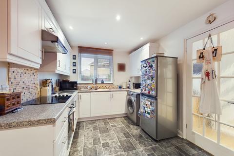 3 bedroom semi-detached house for sale, York Close, Towcester, NN12