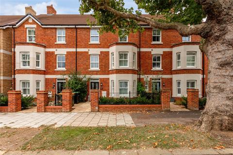 6 bedroom terraced house for sale, Warwick Avenue, Bedford, Bedfordshire, MK40